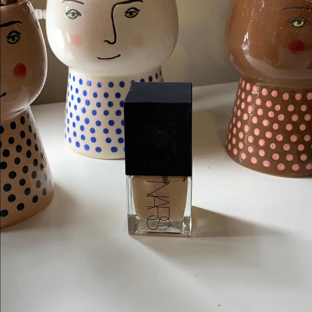Nars natural radiant longwear foundation Santa Fe